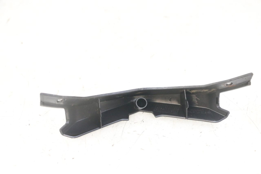 photo de JONCTION CARENAGE AVANT INF SYM JET 14 4T 50 (2018 - 2022) - Détail de la pièce