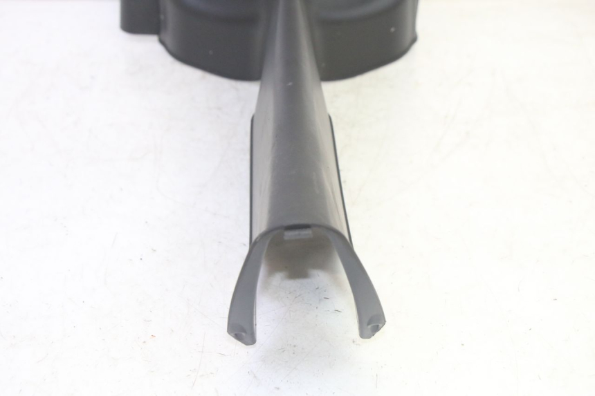 photo de JONCTION CARENAGE AVANT INF PIAGGIO MP3 HPE 350 (2018 - 2020) - Autre angle de vue