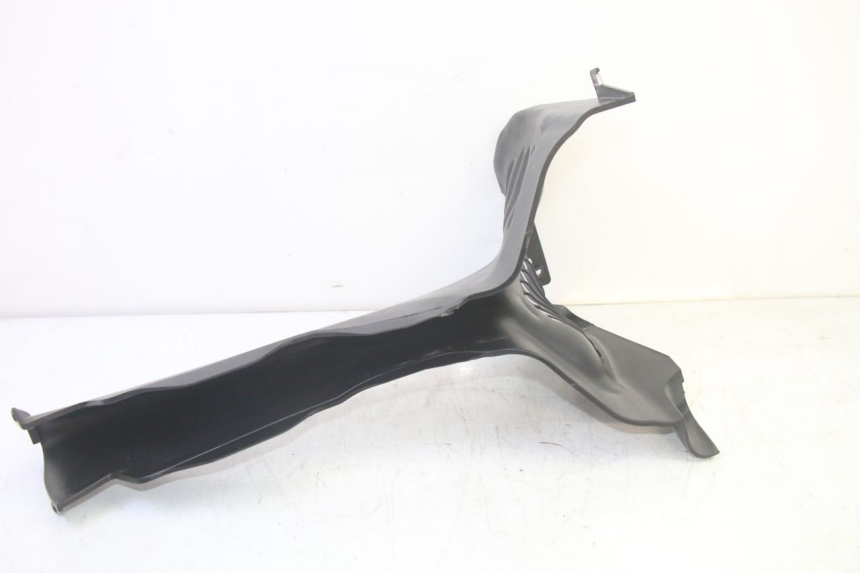 photo de JONCTION CARENAGE AVANT INF PIAGGIO MP3 HPE 350 (2018 - 2020) - Vue d’ensemble