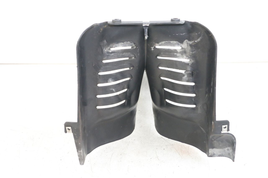 photo de JONCTION CARENAGE AVANT INF PIAGGIO MP3 125 (2006 - 2014) - Autre angle de vue