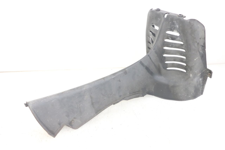 photo de JONCTION CARENAGE AVANT INF PIAGGIO MP3 125 (2006 - 2014) - Gros plan technique