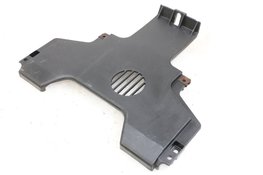 photo de JONCTION CARENAGE AVANT INF PIAGGIO MP3 500 (2011 - 2015) - Autre angle de vue