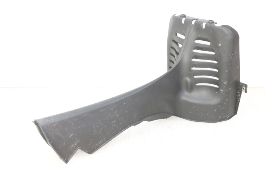 photo de JONCTION CARENAGE AVANT INF PIAGGIO MP3 RL 250 (2006 - 2010) - Vue d’ensemble