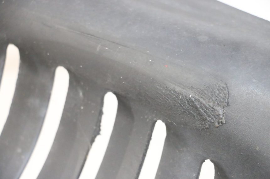 photo de JONCTION CARENAGE AVANT INF PIAGGIO MP3 500 (2011 - 2015) - Détail de la pièce