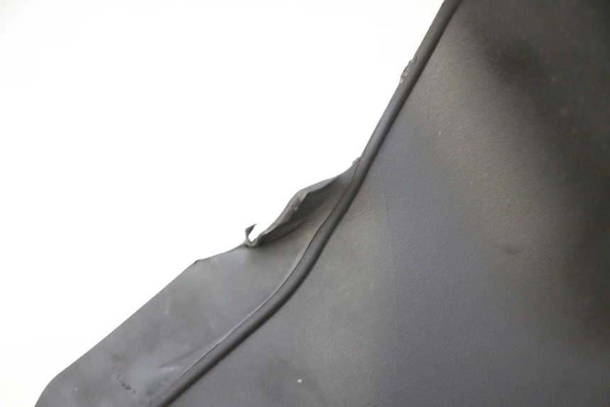 photo de JONCTION CARENAGE AVANT INF PIAGGIO MP3 RL 250 (2006 - 2010) - Autre angle de vue