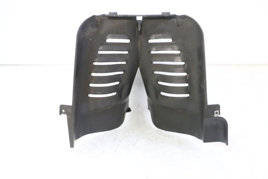 photo de JONCTION CARENAGE AVANT INF PIAGGIO MP3 RL 250 (2006 - 2010) - Vue d’ensemble