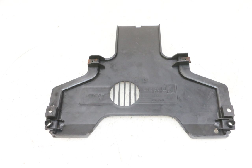 photo de JONCTION CARENAGE AVANT INF PIAGGIO MP3 500 (2016 - 2018) - Zoom état d’usage