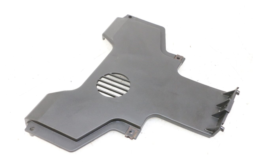 photo de JONCTION CARENAGE AVANT INF PIAGGIO MP3 LT 400 (2007 - 2012) - Autre angle de vue