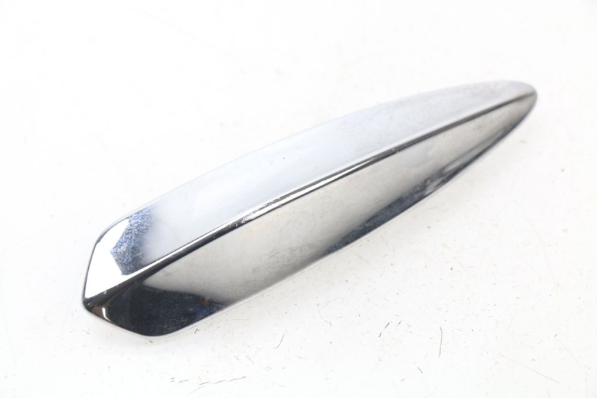 photo de JONCTION CARENAGE AVANT INF PIAGGIO PRIMAVERA 125 (2013 - 2021) - Vue principale