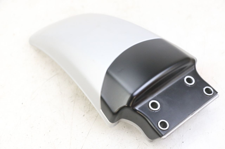 photo de JONCTION CARENAGE AVANT INF ROYAL ENFIELD HYMALAYAN 410 (2016 - 2023) - Gros plan technique