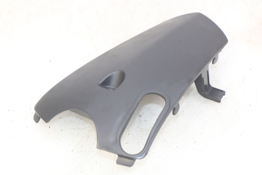 photo de JONCTION CARENAGE AVANT INF HONDA SCV LEAD 100 (2003 - 2007) - Zoom état d’usage