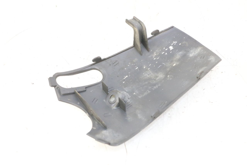 photo de JONCTION CARENAGE AVANT INF HONDA SCV LEAD 100 (2003 - 2007) - Zoom état d’usage