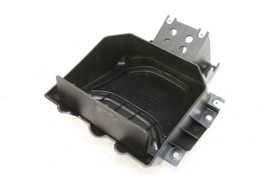 photo de JONCTION CARENAGE AVANT INF PEUGEOT SPEEDFIGHT 4 4T EFI 50 (2021 - 2025) - Vue principale