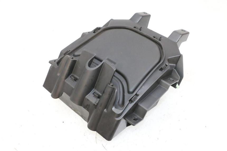 photo de JONCTION CARENAGE AVANT INF PEUGEOT SPEEDFIGHT 4 4T EFI 50 (2021 - 2025) - Zoom état d’usage