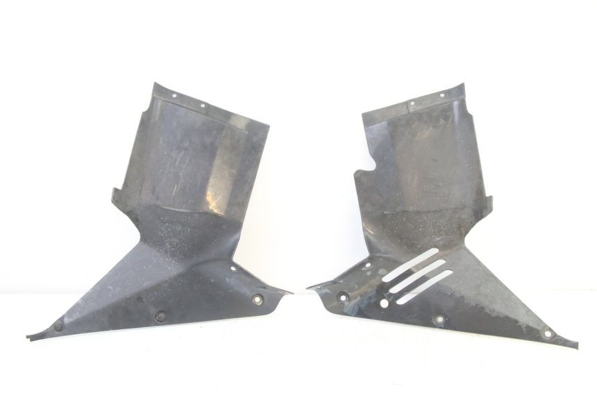 photo de JONCTION CARENAGE AVANT INF HONDA ST PAN EUROPEAN 1300 (2002 - 2013) - Vue principale