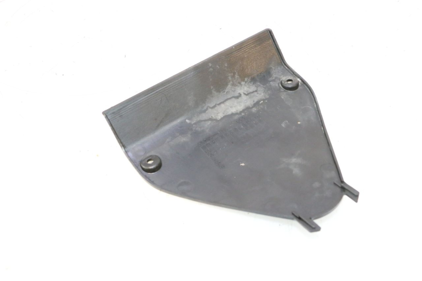 photo de JONCTION CARENAGE AVANT INF HONDA ST PAN EUROPEAN 1100 (1990 - 2002) - Détail de la pièce