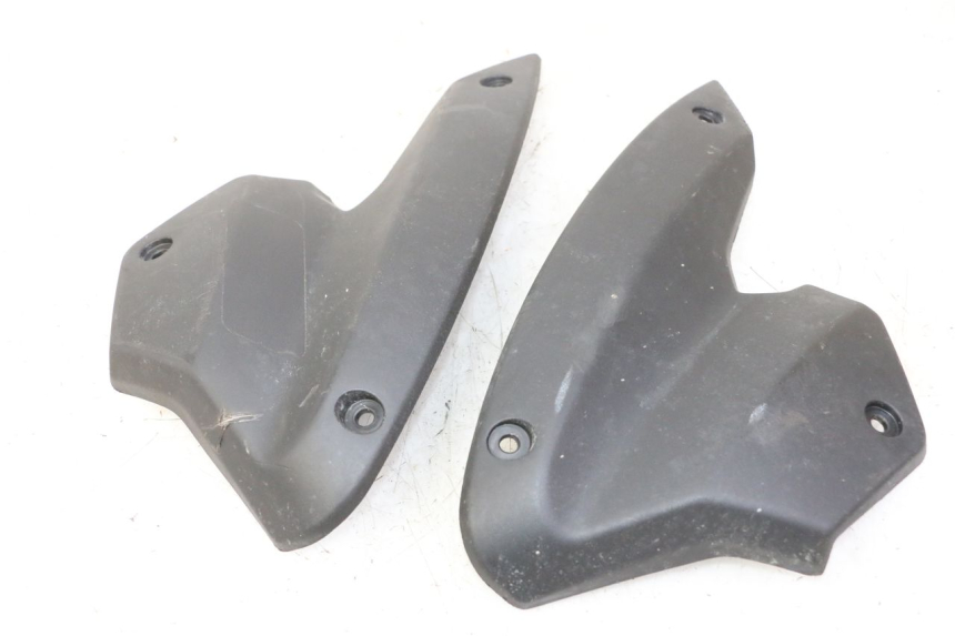 photo de JONCTION CARENAGE AVANT INF PEUGEOT STREETZONE I NAKED 2T 50 (2018 - 2020) - Vue principale