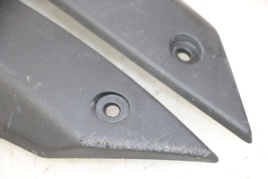 photo de JONCTION CARENAGE AVANT INF PEUGEOT STREETZONE I NAKED 2T 50 (2018 - 2020) - Détail de la pièce