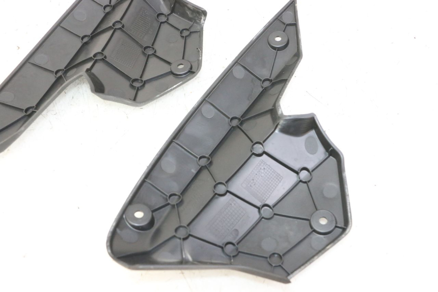 photo de JONCTION CARENAGE AVANT INF PEUGEOT STREETZONE I NAKED 2T 50 (2018 - 2020) - État de surface