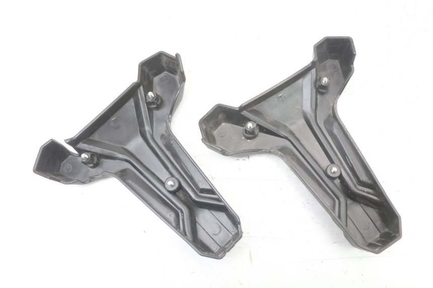 photo de JONCTION CARENAGE AVANT INF DUALTRON TOGO PLUS 1 - Gros plan technique