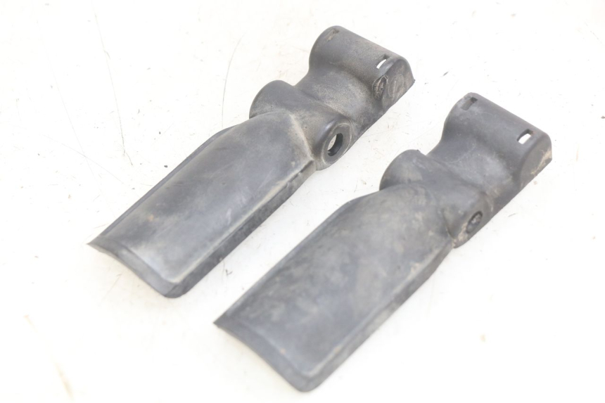 photo de JONCTION CARENAGE AVANT INF PEUGEOT TREKKER 50 (1998 - 2004) - Vue principale