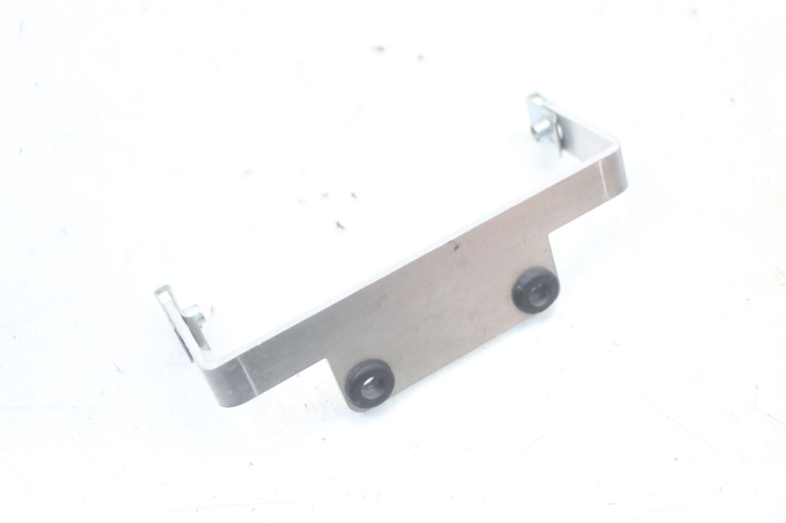 photo de JONCTION CARENAGE AVANT INF VENT DERAPAGE 50 (2018 - 2023) - Détail de la pièce