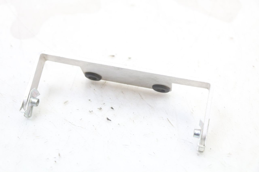 photo de JONCTION CARENAGE AVANT INF VENT DERAPAGE 50 (2018 - 2023) - Zoom état d’usage