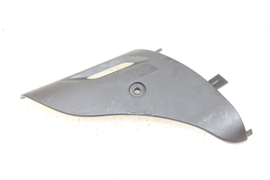 photo de JONCTION CARENAGE AVANT INF PIAGGIO VESPA PRIMAVERA 4T 50 (2021 - 2024) - Vue principale