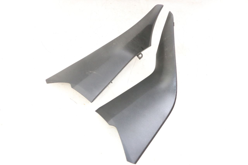 photo de JONCTION CARENAGE AVANT INF YAMAHA XMAX X-MAX ABS 125 (2017 - 2020) - Zoom état d’usage