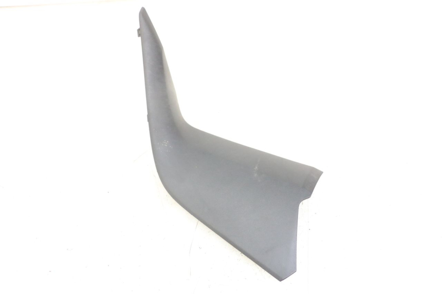 photo de JONCTION CARENAGE AVANT INF YAMAHA XMAX X-MAX ABS 125 (2017 - 2020) - Pièce contrôlée