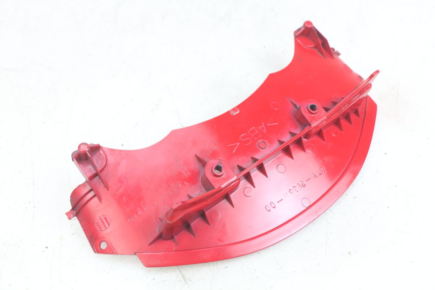 photo de JONCTION CARENAGE AVANT INF YAMAHA YZF R THUNDERCAT 600 (1996 - 2003) - Gros plan technique