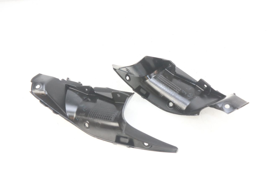 photo de JONCTION CARENAGE AVANT INF KAWASAKI Z 650 (2016 - 2019) - Zoom état d’usage