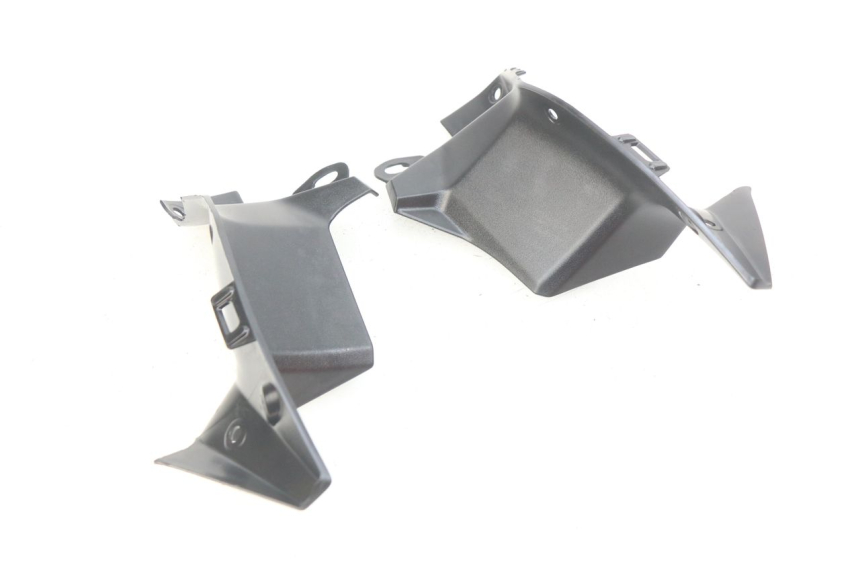 photo de JONCTION CARENAGE AVANT INF KAWASAKI Z 650 (2016 - 2019) - Gros plan technique