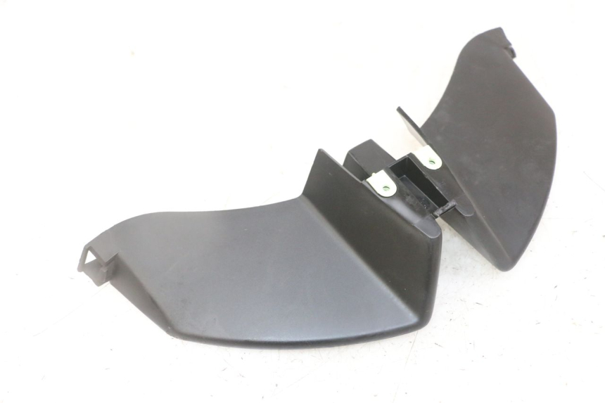 photo de JONCTION CARENAGE AVANT PEUGEOT JET FORCE CARBU 50 (2003 - 2016) - Zoom état d’usage