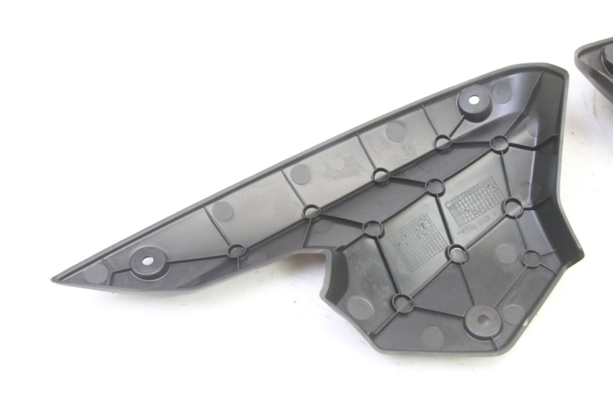 photo de JONCTION CARENAGE AVANT PEUGEOT KISBEE 4T 50 (2018 - 2022) - Points de fixation