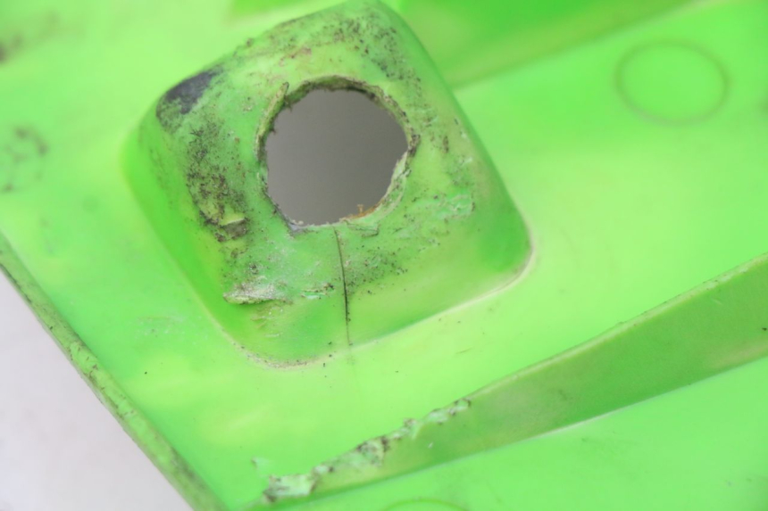 photo de JONCTION CARENAGE AVANT KAWASAKI KX 250 (1994 - 1998) - Détail de la pièce