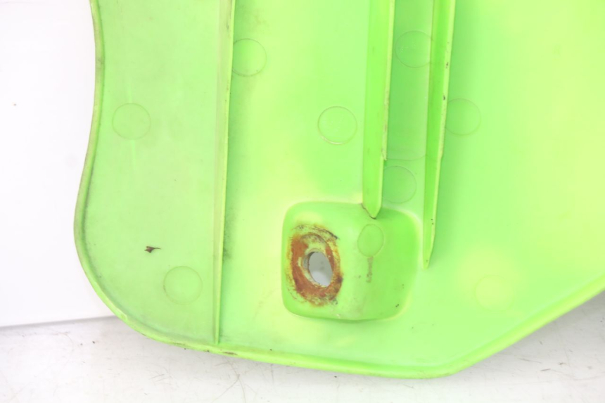 photo de JONCTION CARENAGE AVANT KAWASAKI KX 250 (1994 - 1998) - Gros plan technique