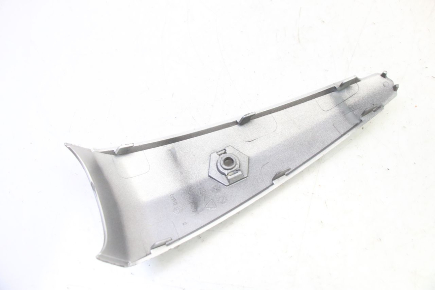 photo de JONCTION CARENAGE AVANT PIAGGIO LIBERTY 4T 50 (2009 - 2015) - Points de fixation