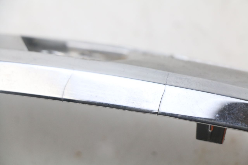 photo de JONCTION CARENAGE AVANT PIAGGIO LIBERTY IGET 4T 50 (2015 - 2020) - Détail de la pièce