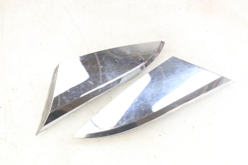 photo de JONCTION CARENAGE AVANT SYM MIO 50 (2011 - 2017) - Vue principale