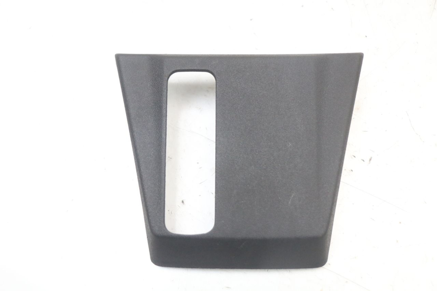 photo de JONCTION CARENAGE AVANT PIAGGIO MP3 HPE 350 (2018 - 2020) - Vue principale