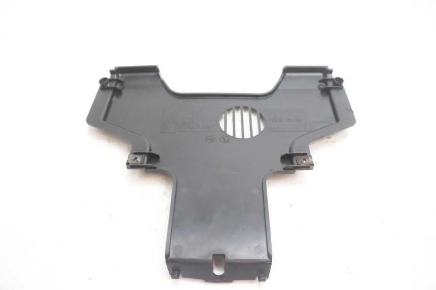 photo de JONCTION CARENAGE AVANT PIAGGIO MP3 LT 300 (2010 - 2016) - Autre angle de vue