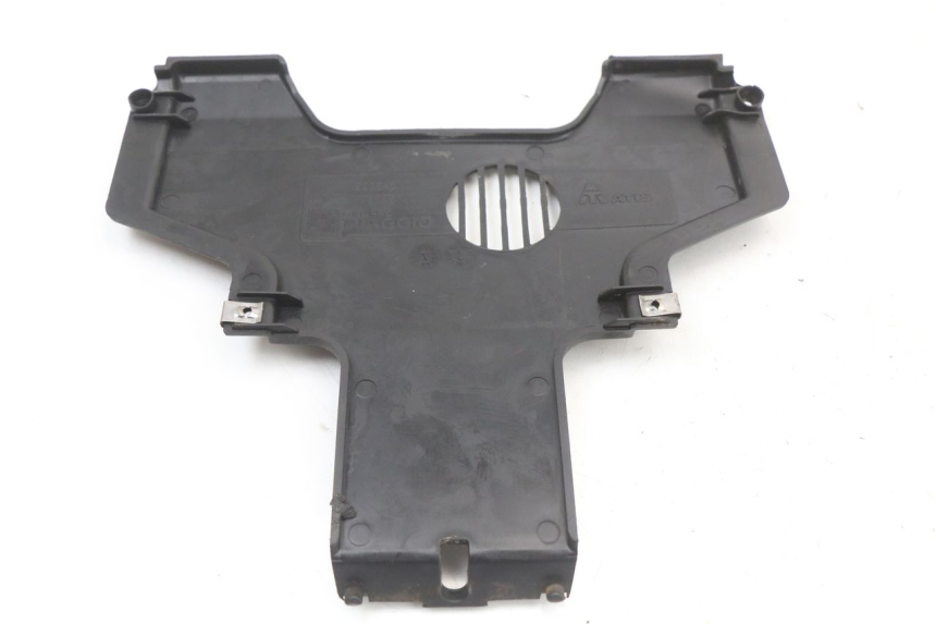 photo de JONCTION CARENAGE AVANT PIAGGIO MP3 125 (2006 - 2014) - Zoom état d’usage