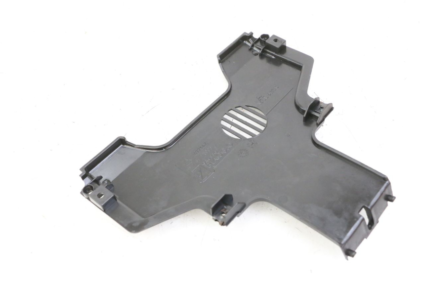 photo de JONCTION CARENAGE AVANT PIAGGIO MP3 500 (2014 - 2017) - Zoom état d’usage