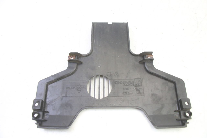 photo de JONCTION CARENAGE AVANT PIAGGIO MP3 500 (2014 - 2017) - Autre angle de vue