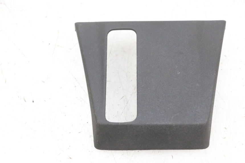 photo de JONCTION CARENAGE AVANT PIAGGIO MP3 500 (2016 - 2018) - Vue principale