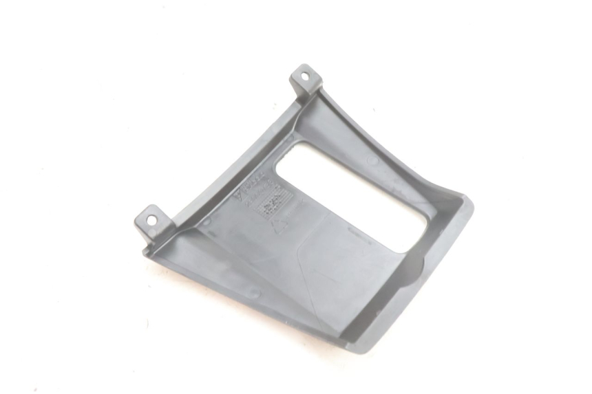 photo de JONCTION CARENAGE AVANT PIAGGIO MP3 500 (2016 - 2018) - Autre angle de vue
