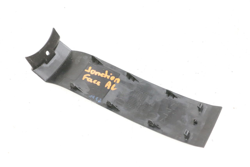 photo de JONCTION CARENAGE AVANT YAMAHA NEO'S CORE 1 (2022 - 2026) - Détail de la pièce