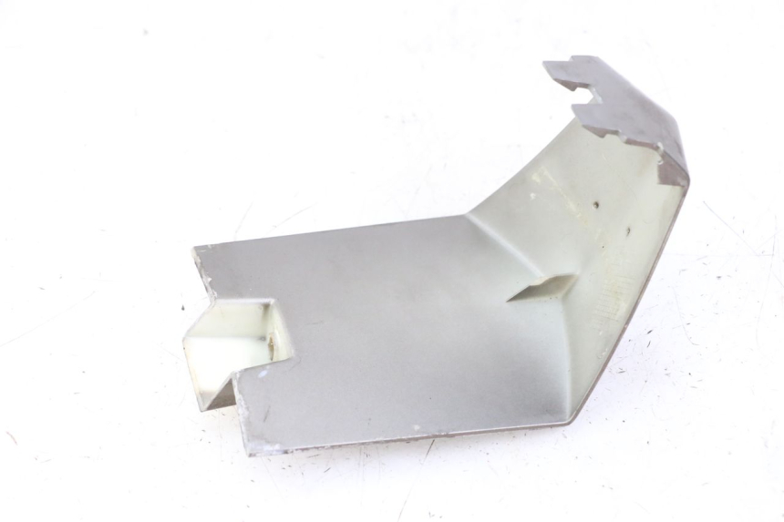 photo de JONCTION CARENAGE AVANT PEUGEOT CITYSTAR 50 (2013 - 2017) - Zoom état d’usage