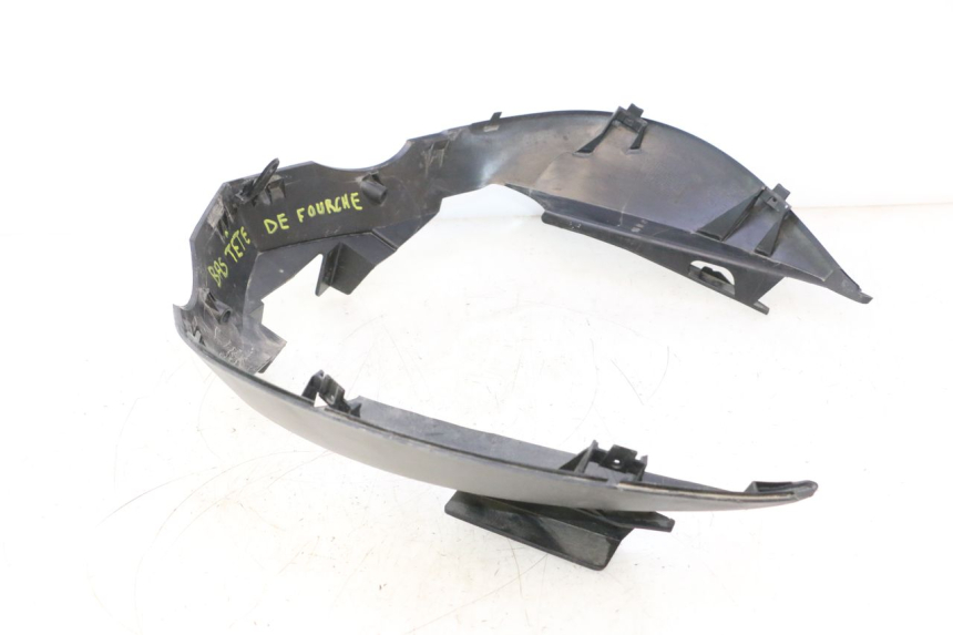 photo de JONCTION CARENAGE AVANT CAN-AM SPYDER RS 1000 (2008 - 2012) - Autre angle de vue